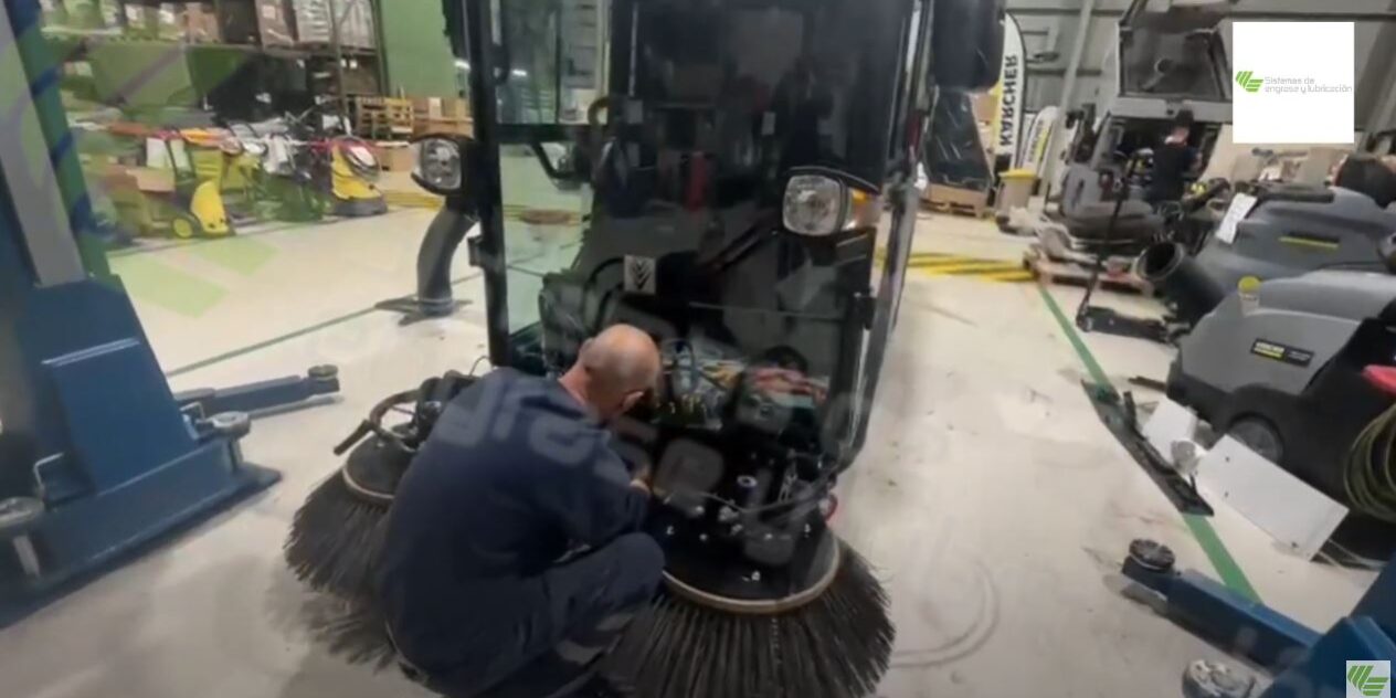 SISTEMA DE ENGRASE RAASM EN BARREDORA KARCHER portada SISTEMA DE ENGRASE RAASM EN BARREDORA KARCHER portada